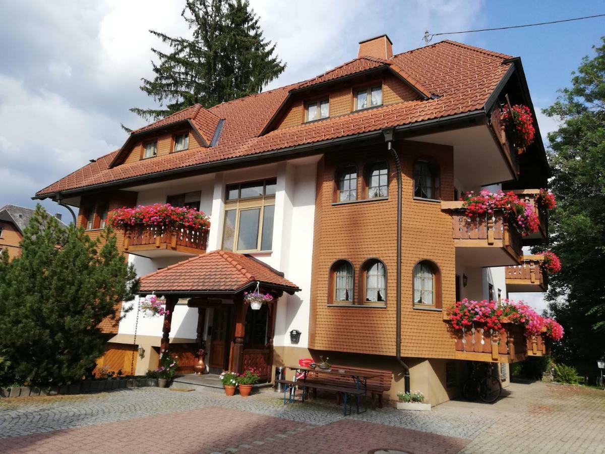 Gaestehaus Roessle Rötenbach Exterior foto